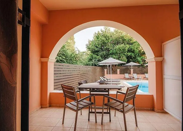 Bella De Lux Apts 4*