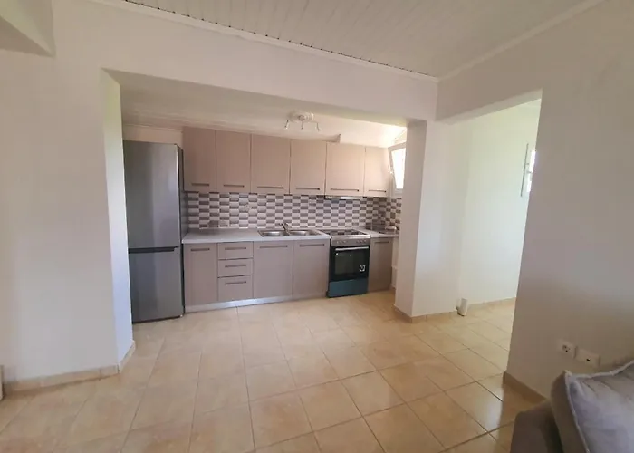 Bella De Lux Apts Ýpsos