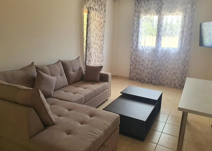 Bella De Lux Apts Aparthotel