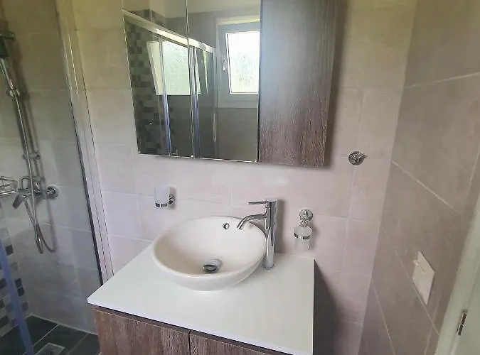 Bella De Lux Apts Ýpsos
