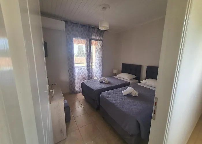 Bella De Lux Apts