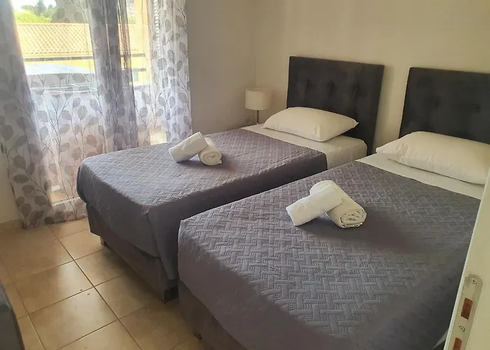 Aparthotel Bella De Lux Apts 4*