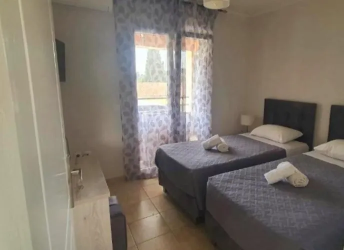 Bella De Lux Apts 4*
