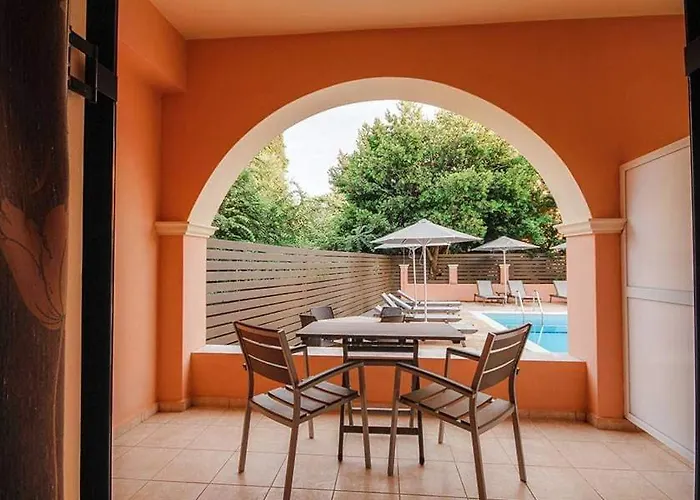 Bella De Lux Apts Aparthotel