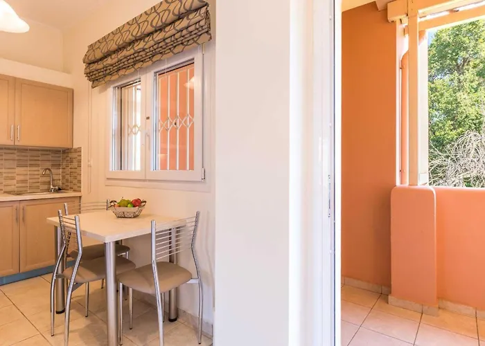 Bella De Lux Apts Aparthotel Ýpsos