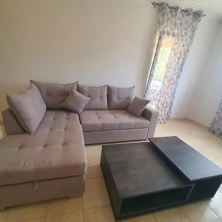 Bella De Lux Apts 4*