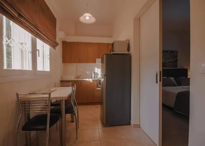 Bella De Lux Apts 4*