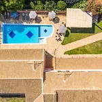 Bella De Lux Apts