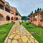 Bella De Lux Apts 4*