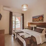 Bella De Lux Apts Ýpsos