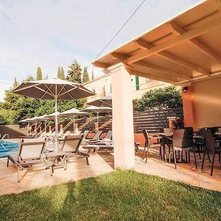 מלון Bella De Lux Apts איפסוס