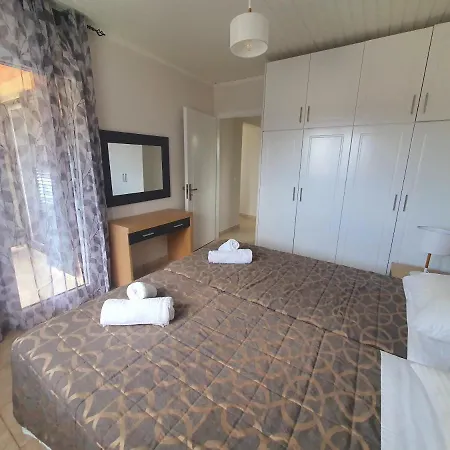 Bella De Lux Apts