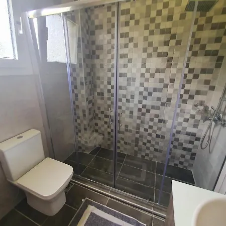 Bella De Lux Apts